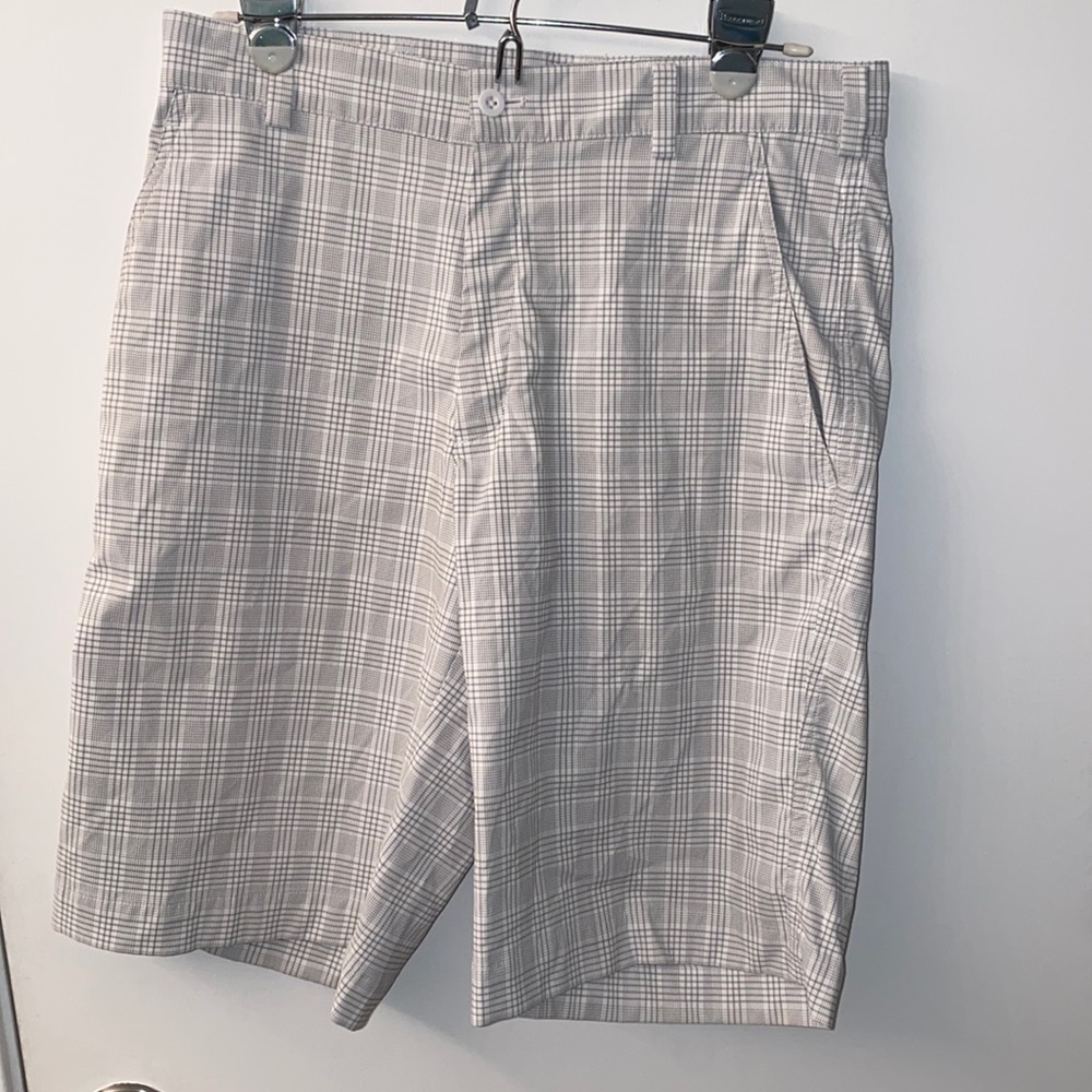 Men’s Nike Golf shorts size 30